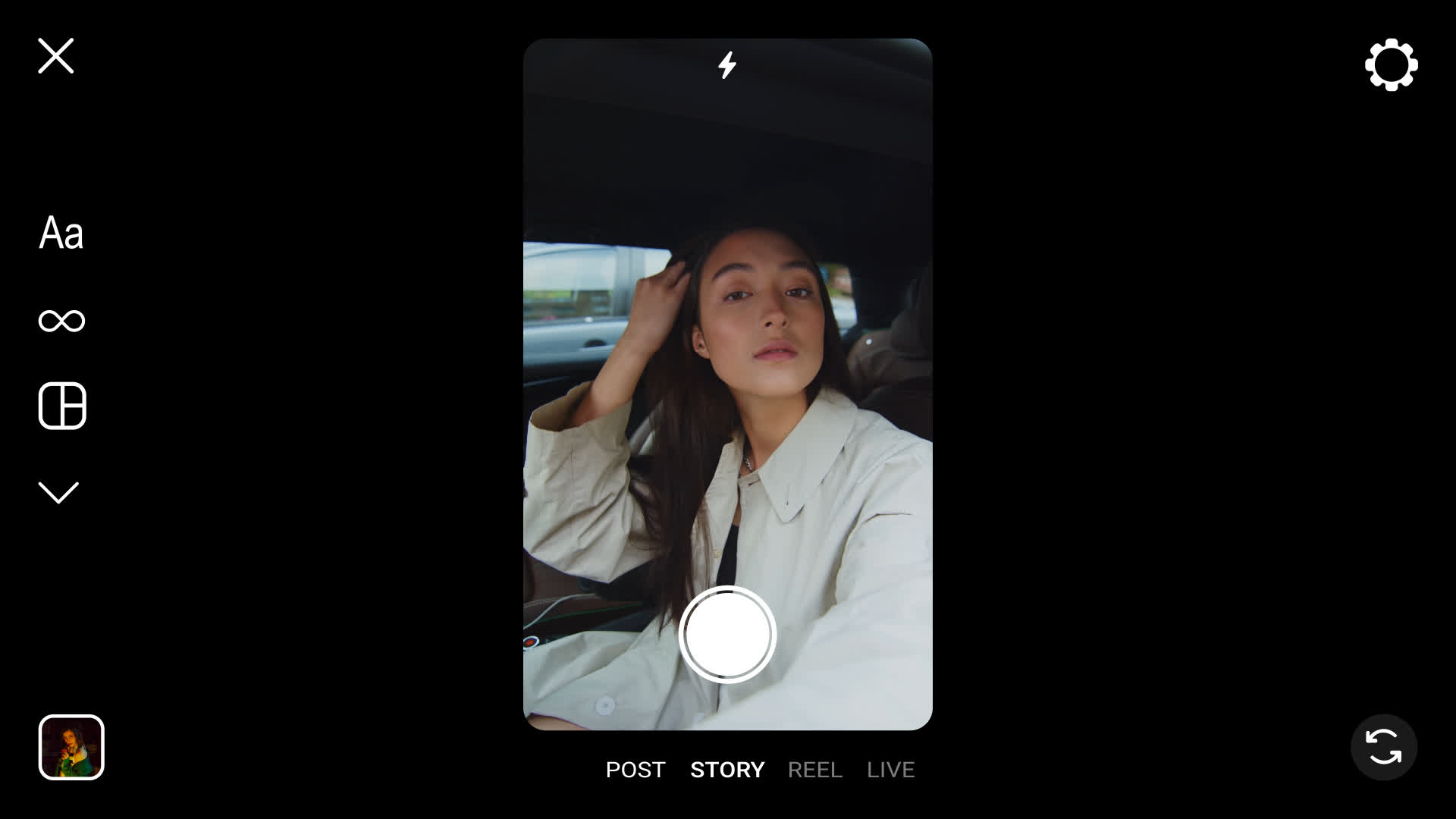 Instagram Story Photo Capturing Screen