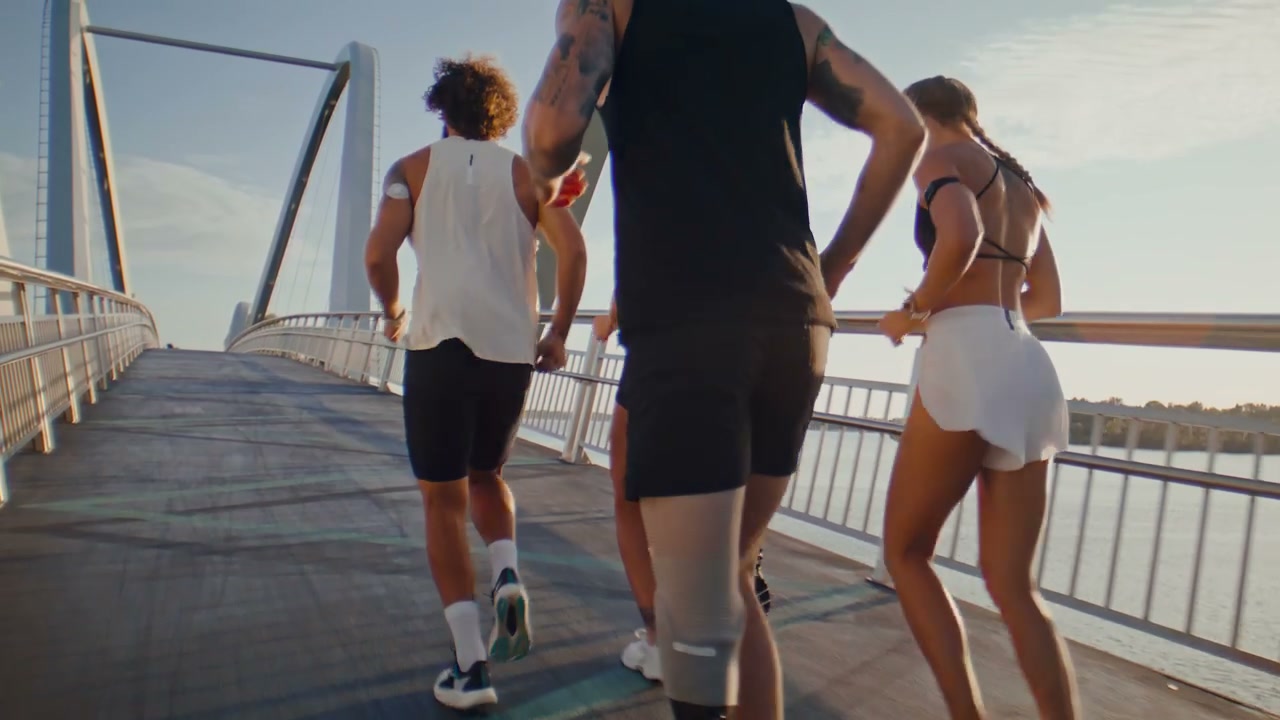 Runners with Prosthetic Leg Training on Bridge