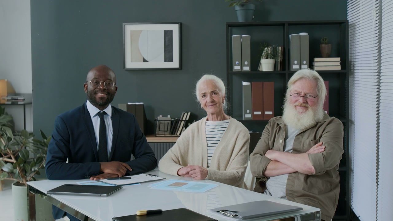 Financial Advisor Meeting Senior Clients
