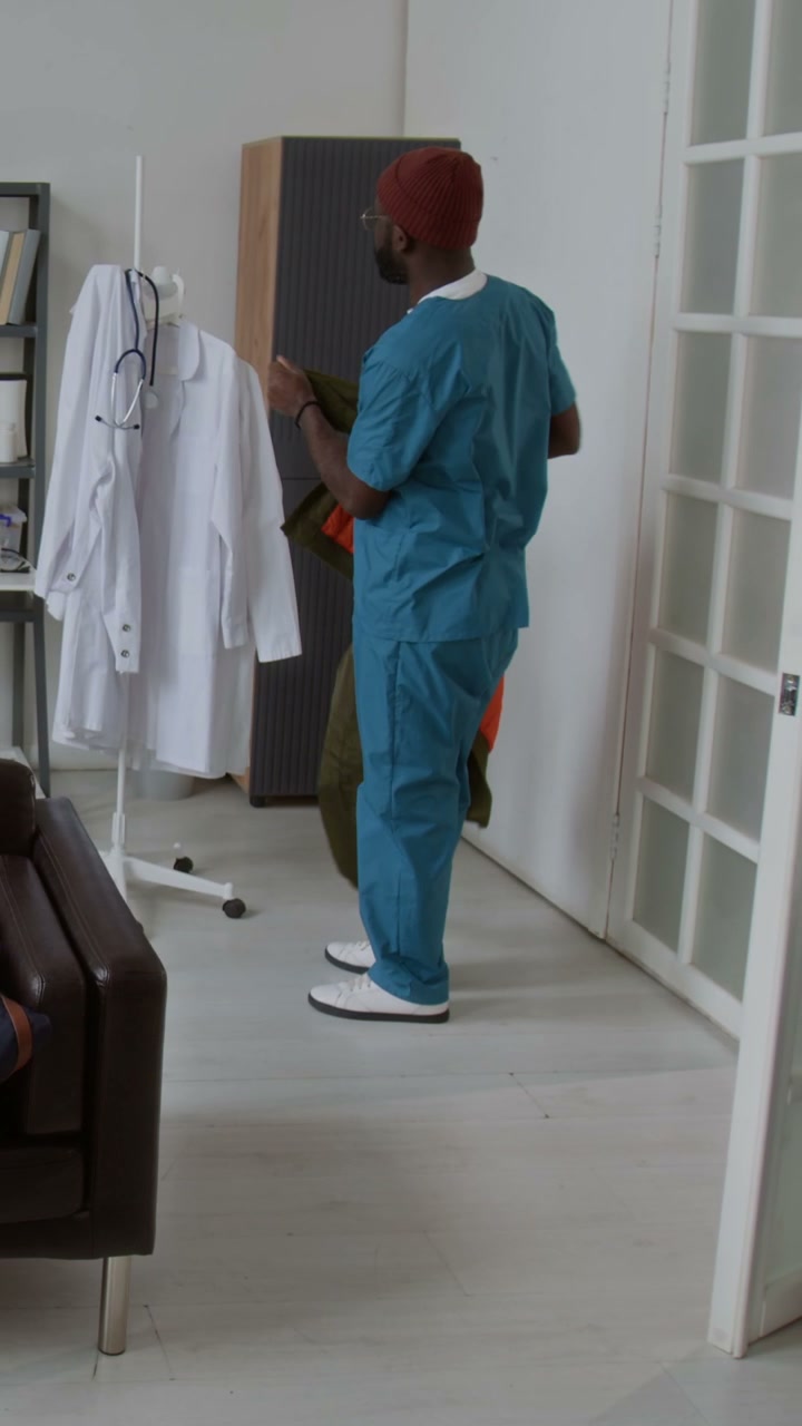 Healthcare Worker Takes Lunch Break