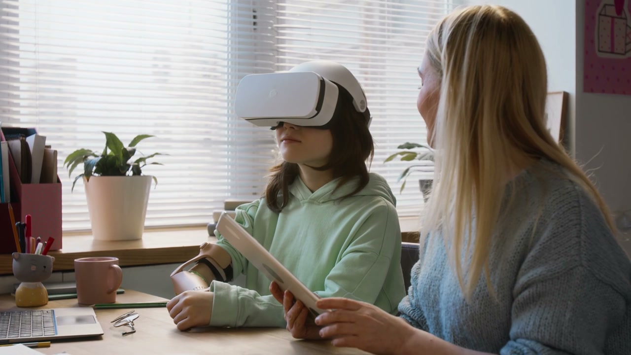 Mother and Daughter Learn with VR Technology