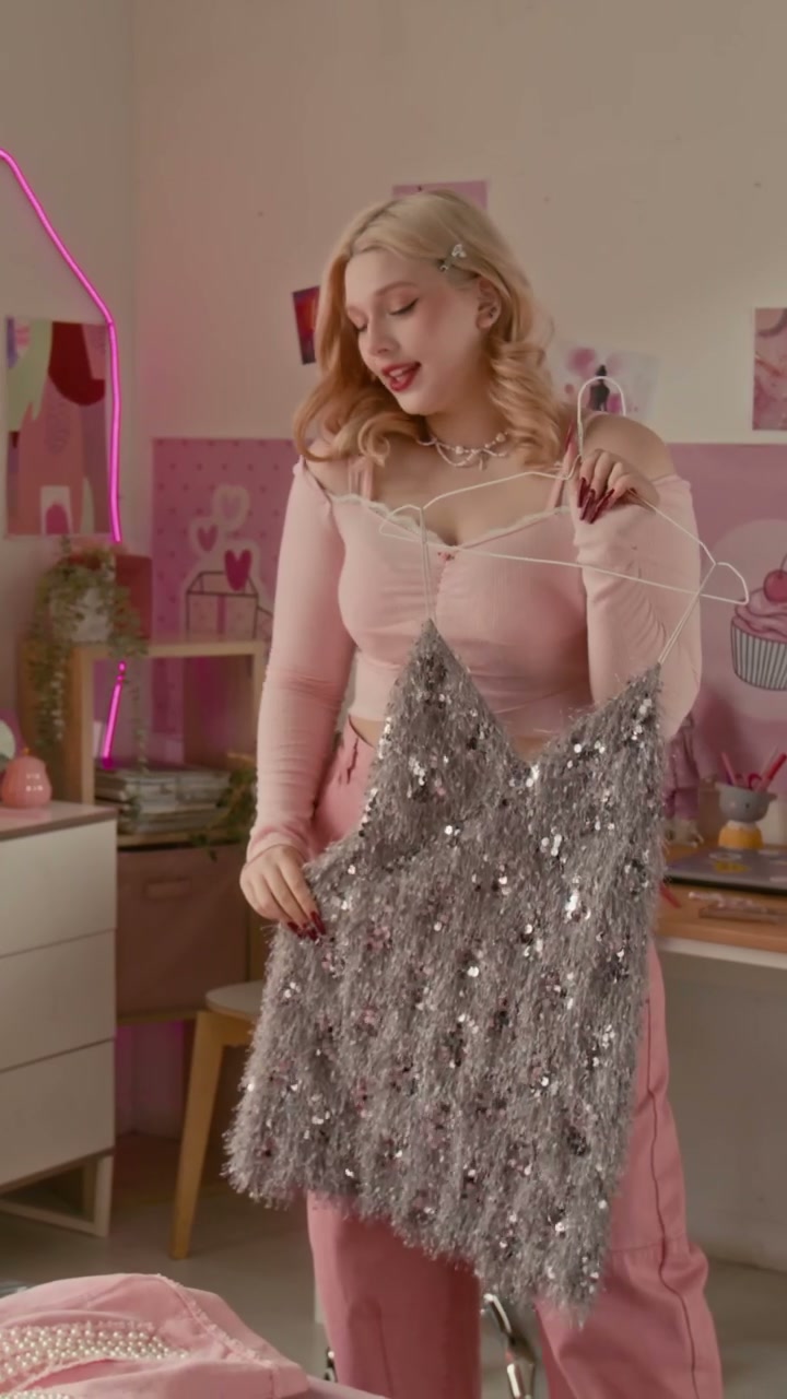 Blonde Creator Records Fashion Haul