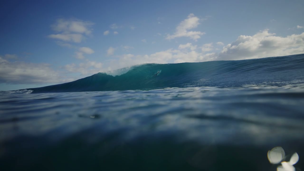 Large Ocean Wave Breaking