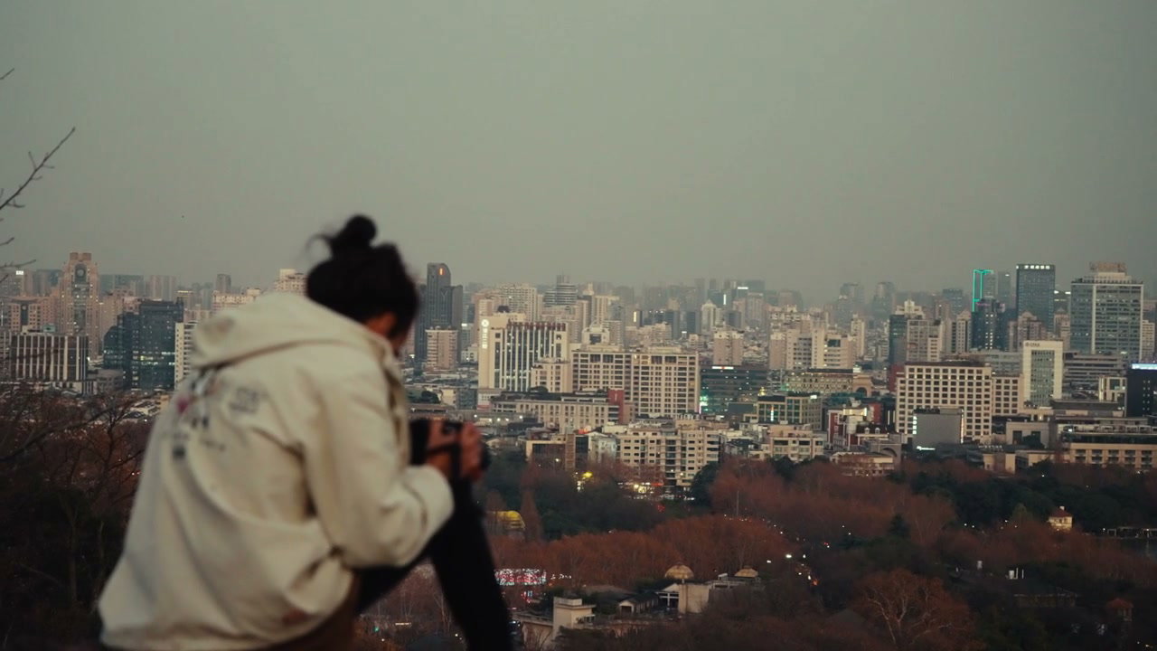 Photographer Captures Hangzhou City Skyline