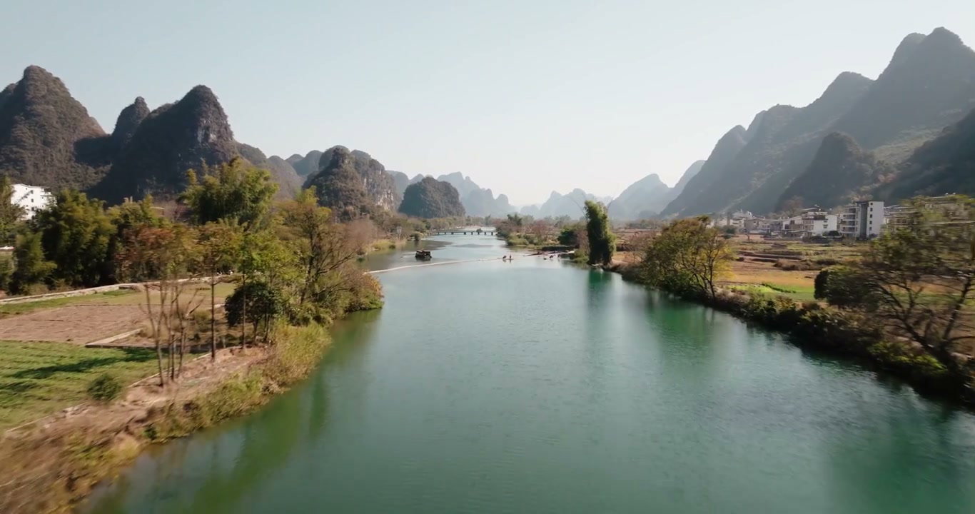 Scenic Li River and Karst Mountains in Yangshuo
