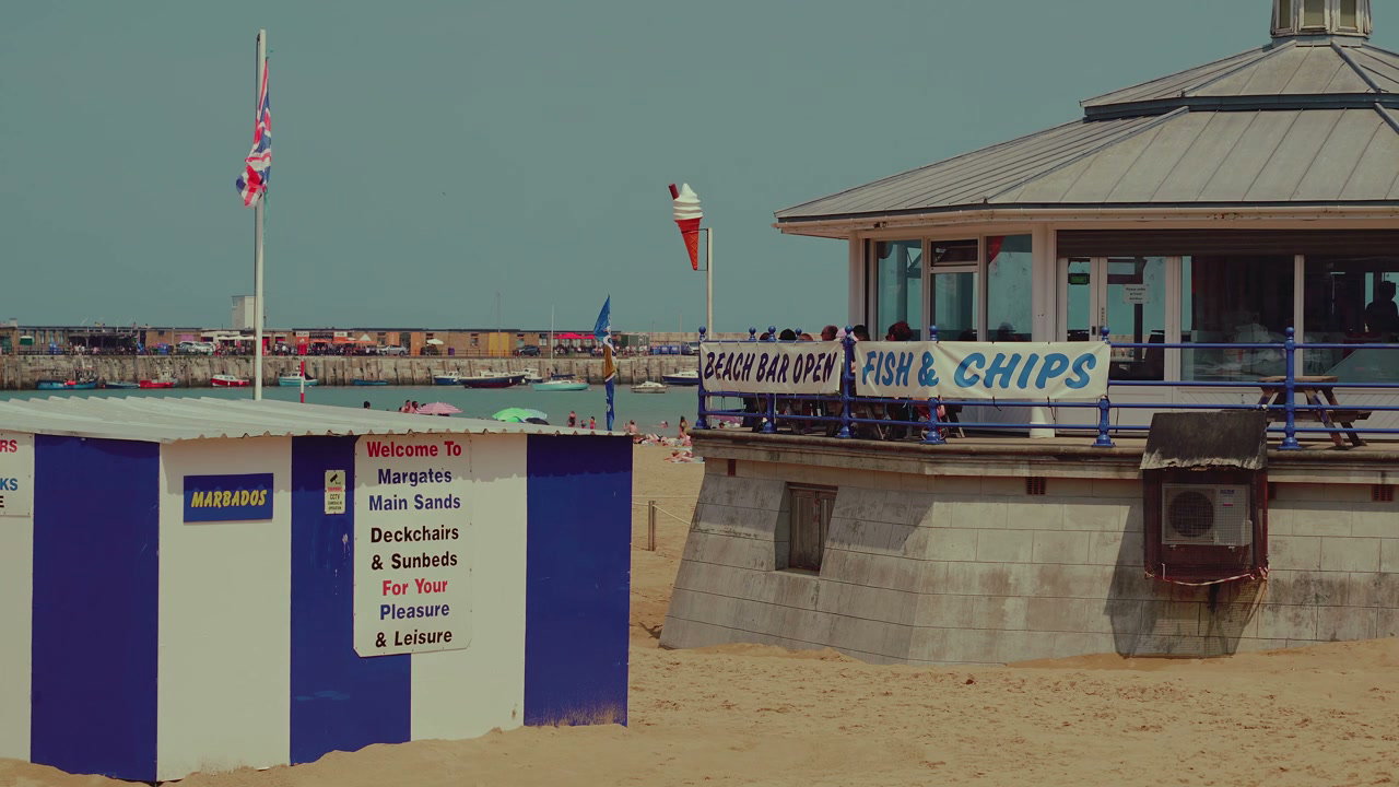Margate Main Sands Beach with Fish & Chips Shop