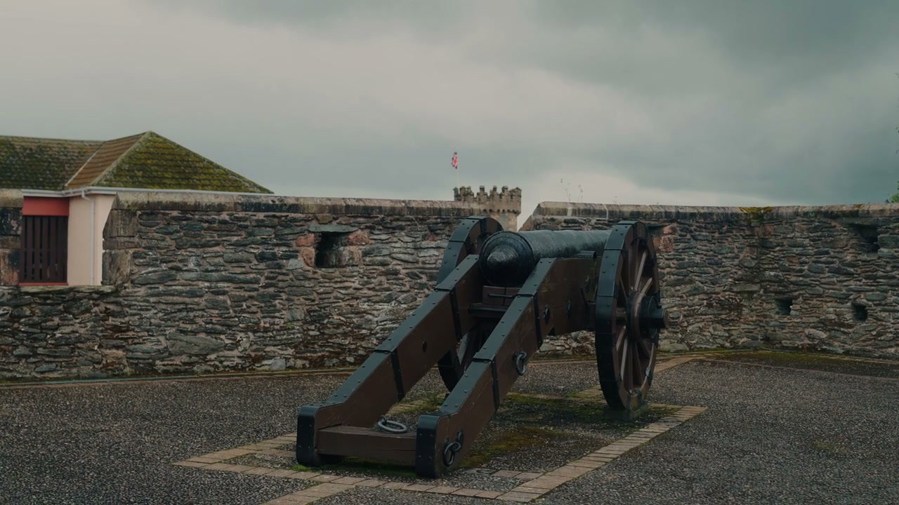 Historical Cannon at Derry Fort