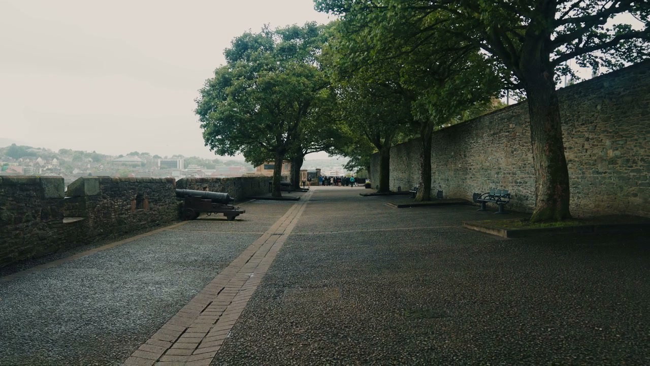 Derry City Walls Walkway