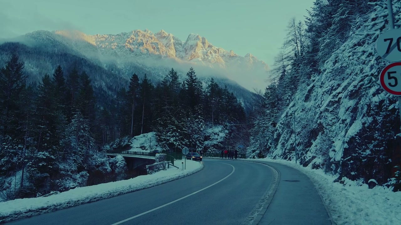 Winter Mountain Road, Lake Jasna