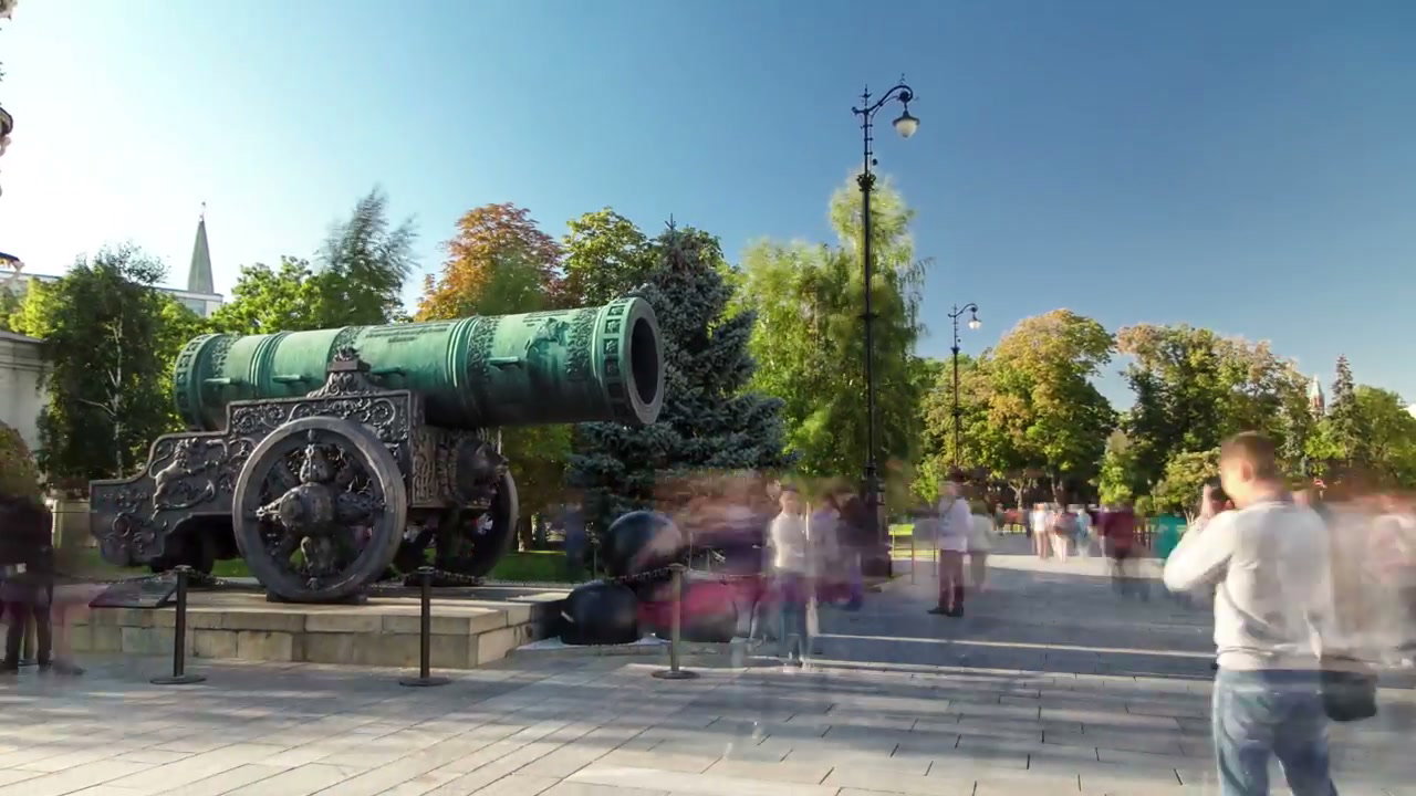 Tsar Cannon in Moscow Kremlin with Tourists