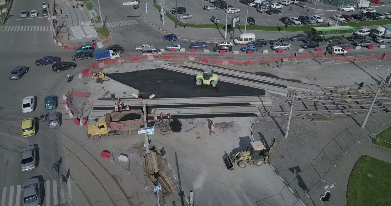 Urban Road Construction with Tram Tracks