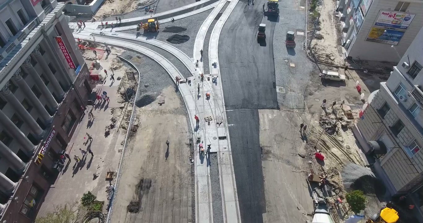 Urban Intersection Road and Tram Construction
