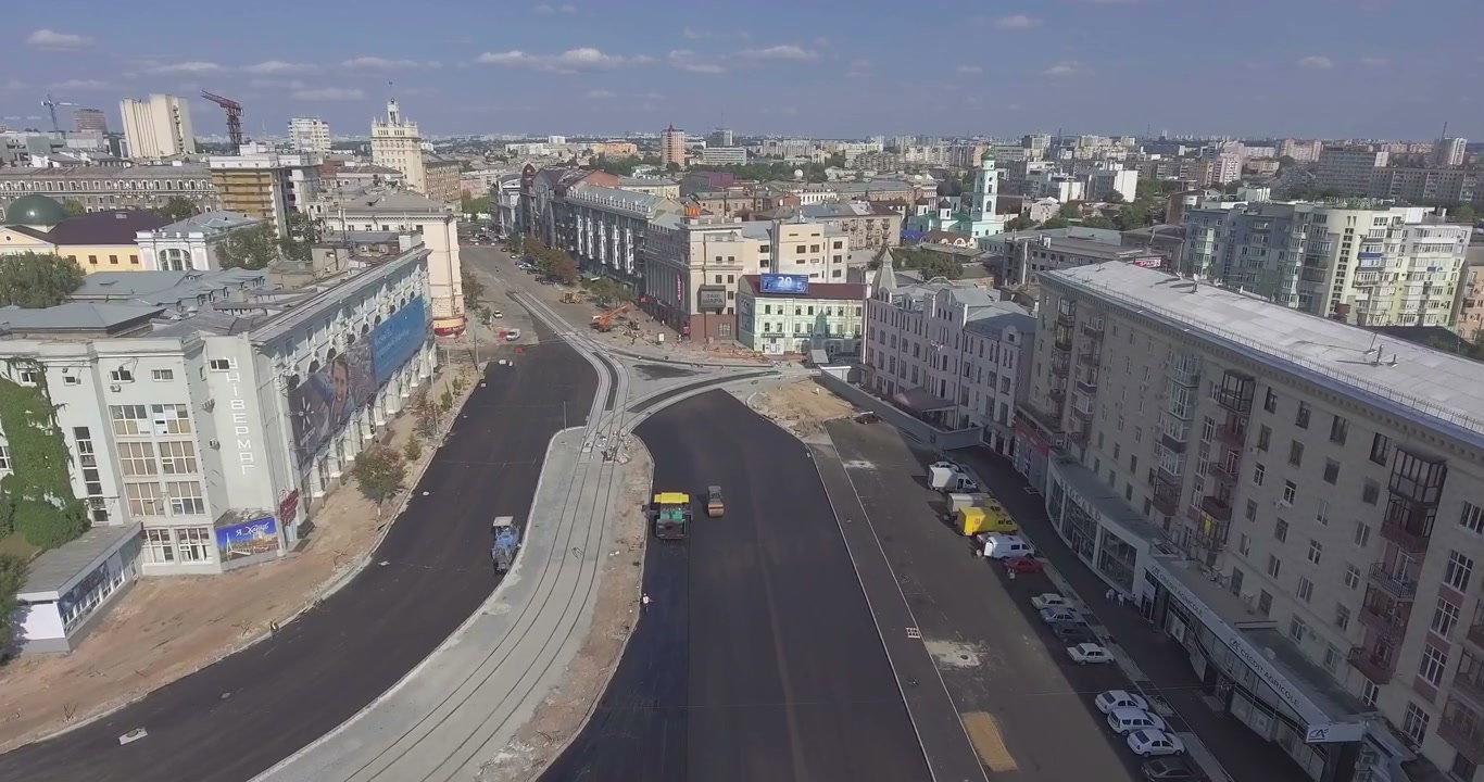 Urban Road Construction with Tram Tracks