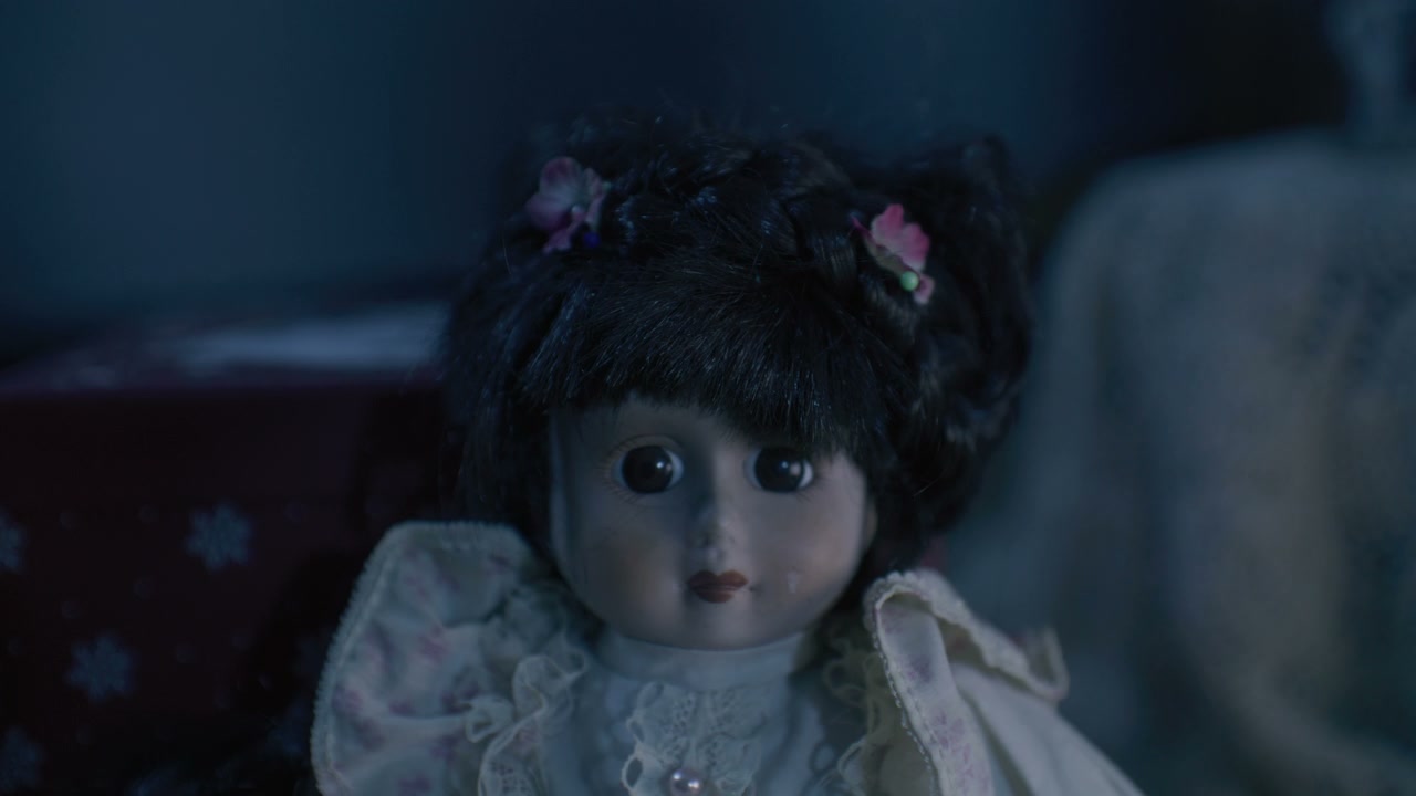 Rack Focus on a Vintage Porcelain Doll
