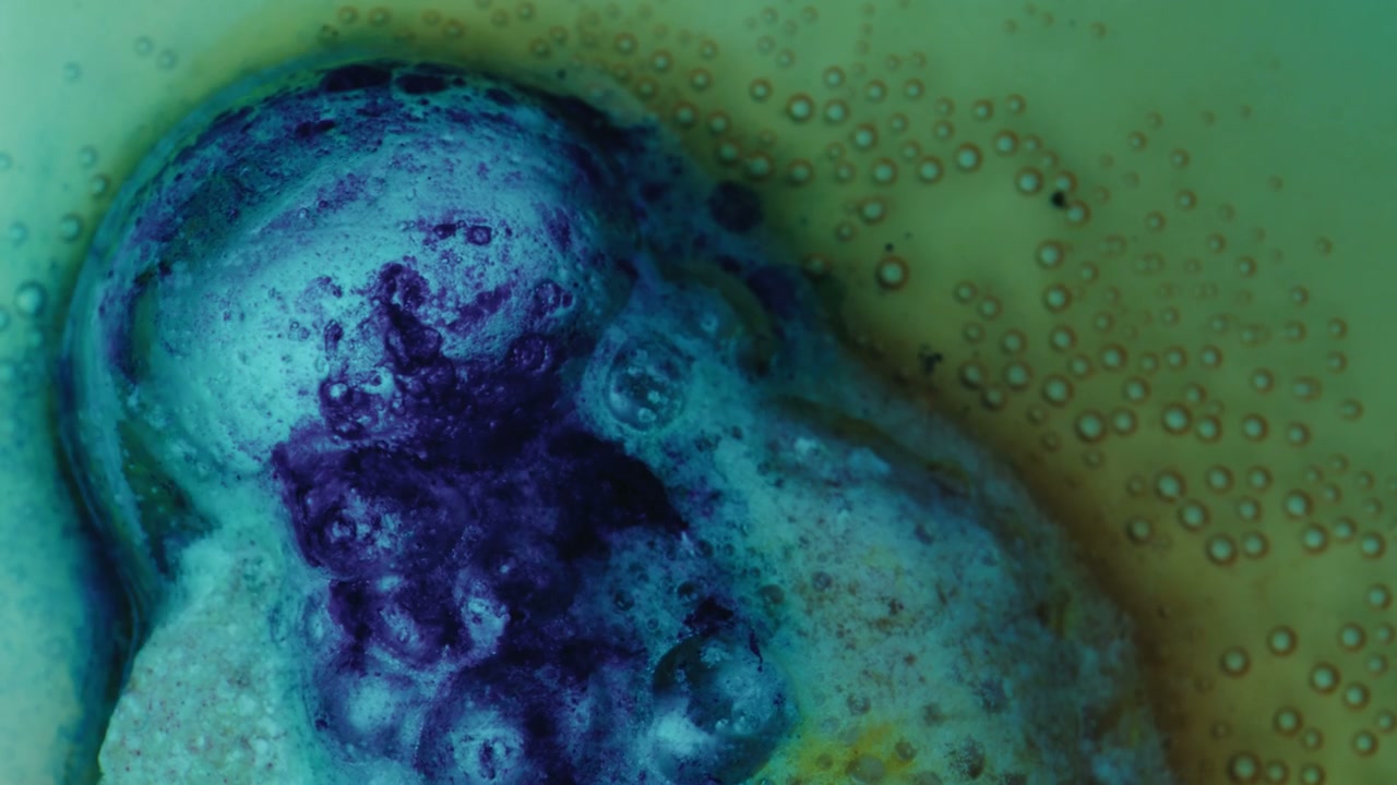 Vibrant Chemical Reaction with Bubbles