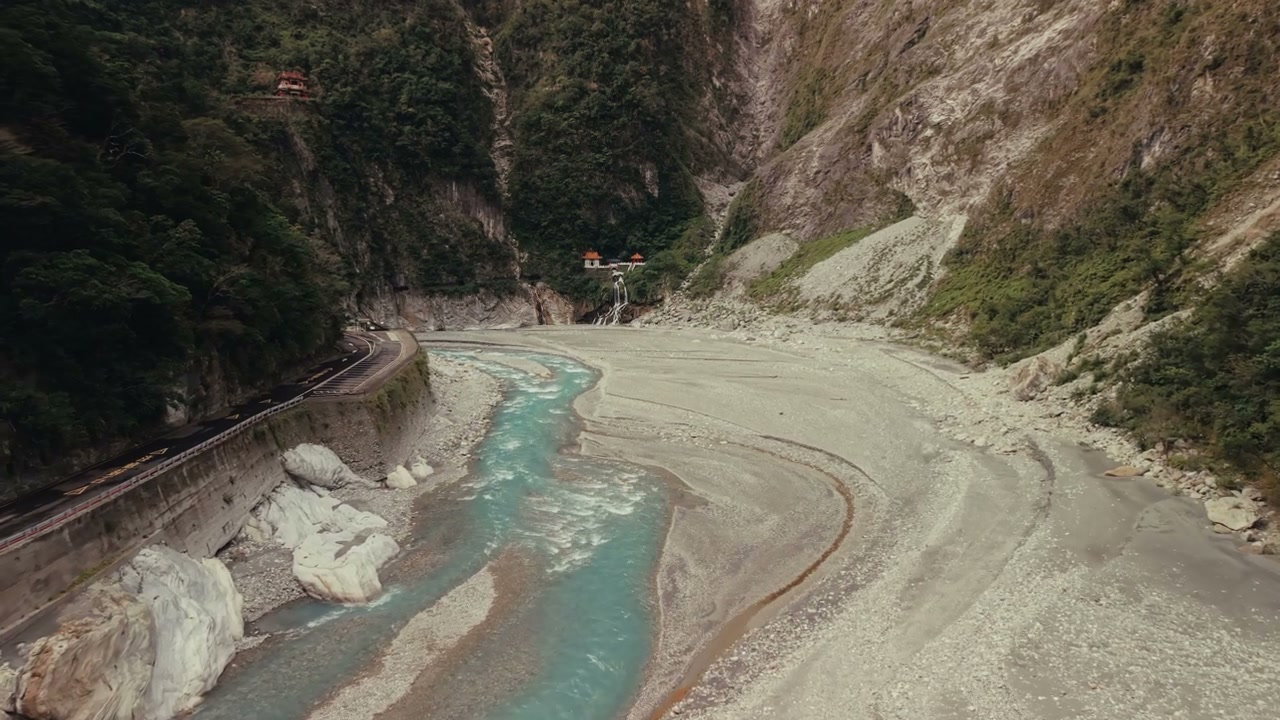 Turquoise River in Taroko Gorge, Taiwan