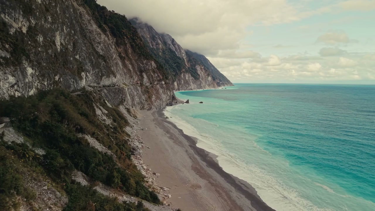 Cingshui Cliffs Coastline with Turquoise Ocean