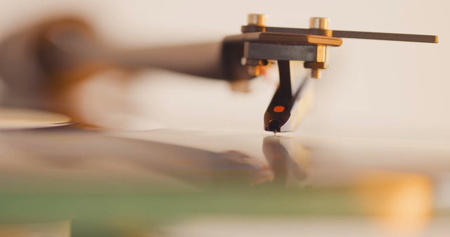 Free Vinyl Record Stock Videos • Uppbeat