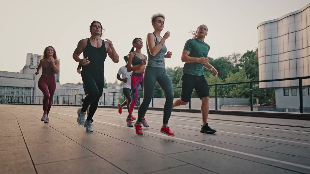 People running